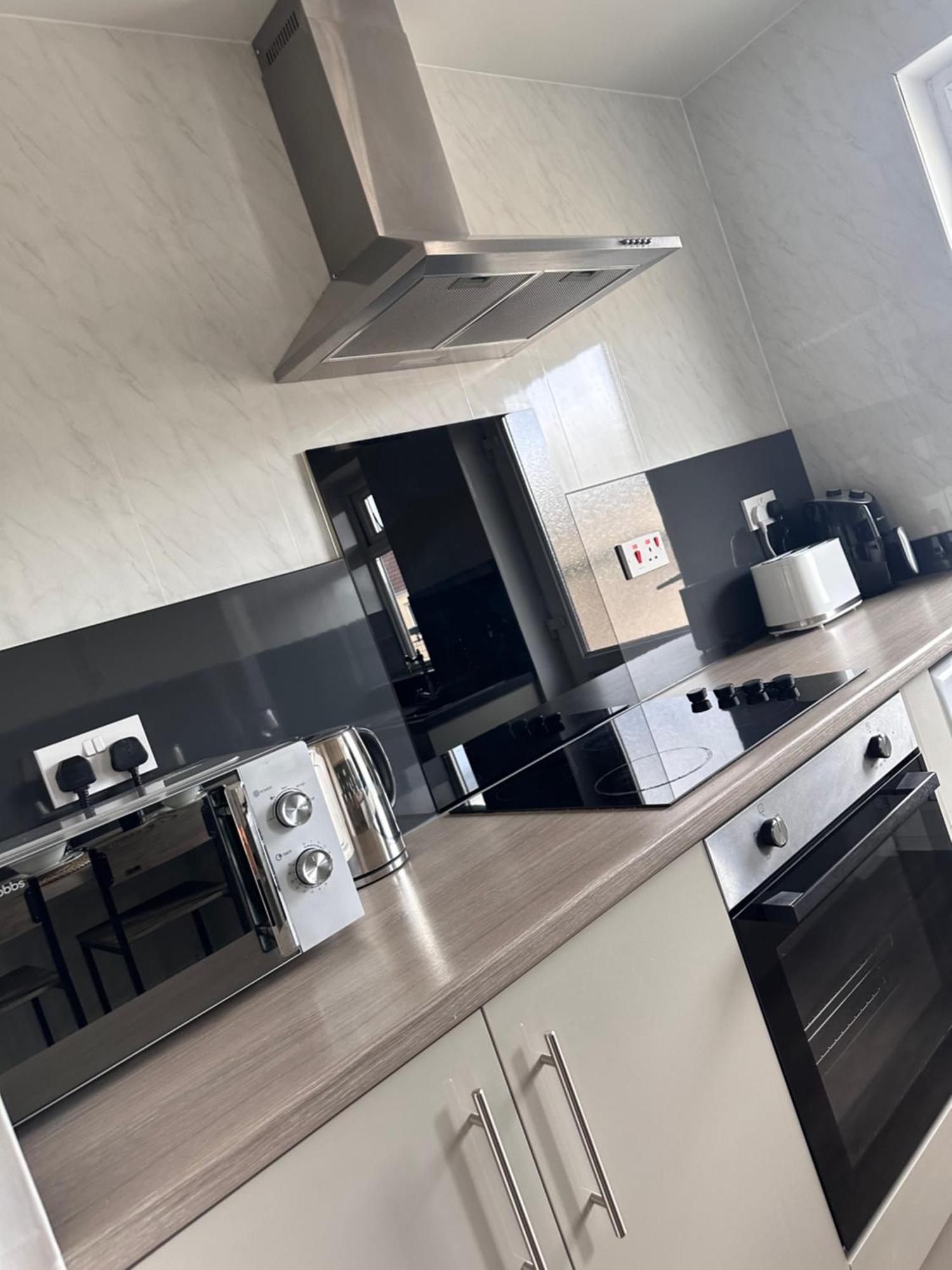 Ocean Village Marina 2 Bedroom Apartment With Balcony! Southampton Esterno foto