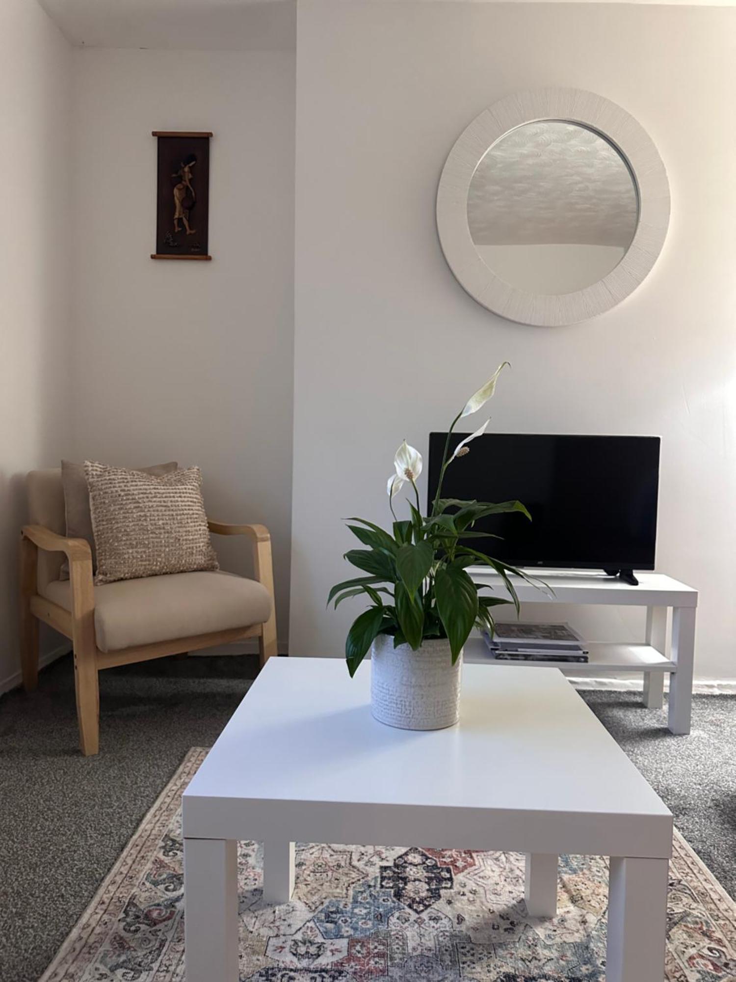 Ocean Village Marina 2 Bedroom Apartment With Balcony! Southampton Esterno foto